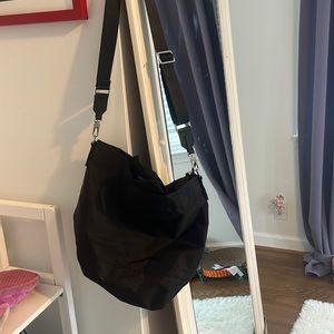 Black crossbody bad detachable lanyard